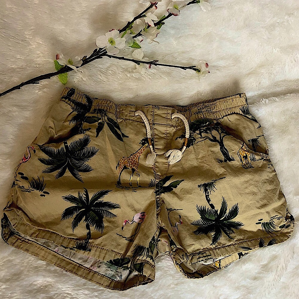 👧🏻 Girls Old Navy Safari shorts